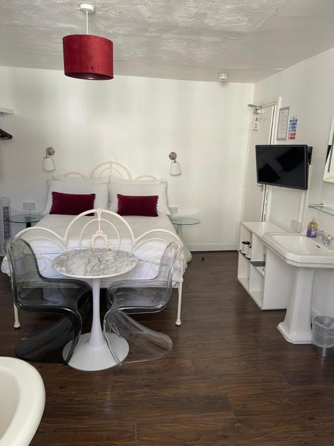 Superior Double Room Bath Shower