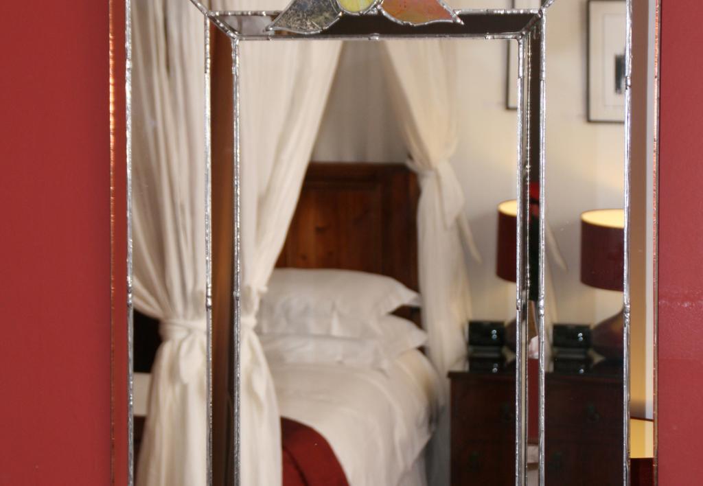 Camera con Letto a Baldacchino