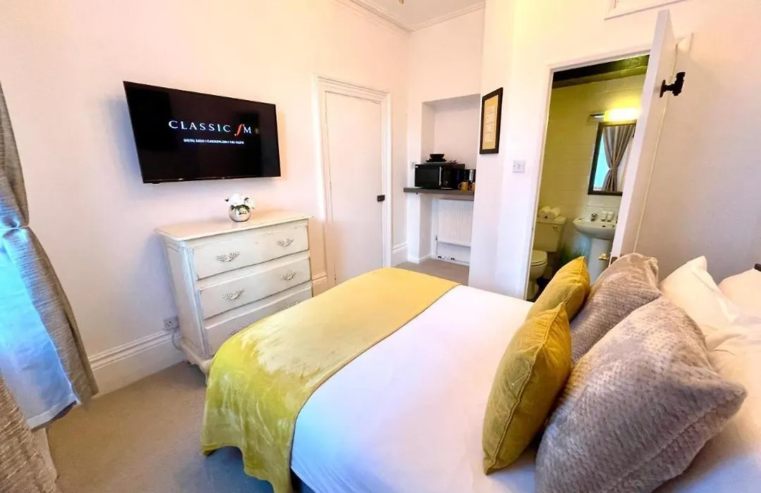 Blue Skye Guest House 8-1