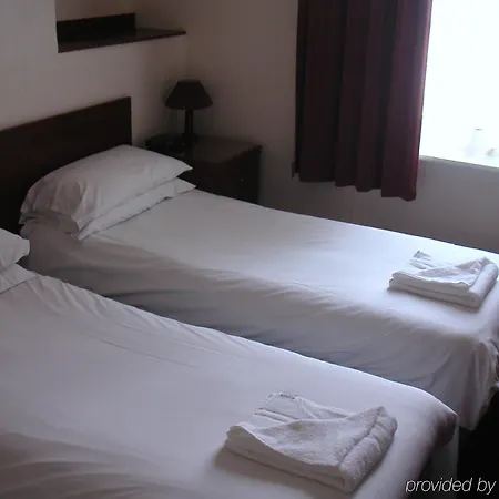 Blue Skye Guest House 8-3